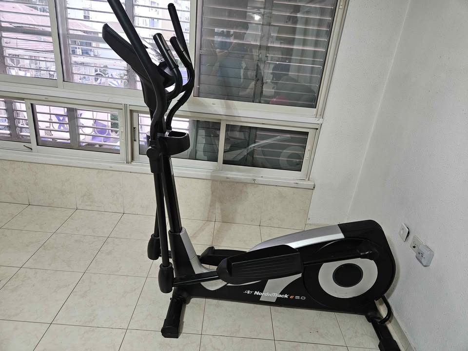 מכונת אליפטיקל NordicTrack E5.0 במצב מעולה — תמונה 1